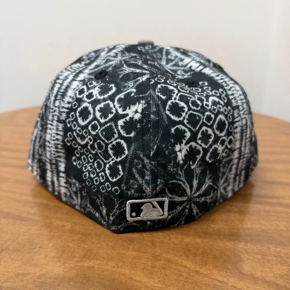 New Era 59FIFTY LA Dodgers Hat Mens 7 1/2 Black White Acid wash Grey Flat Brim